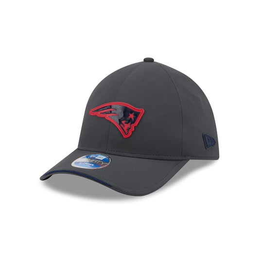 New England Patriots 2026 Sideline Cold Weather 39THIRTY M-Crown Stretch Fit Hat