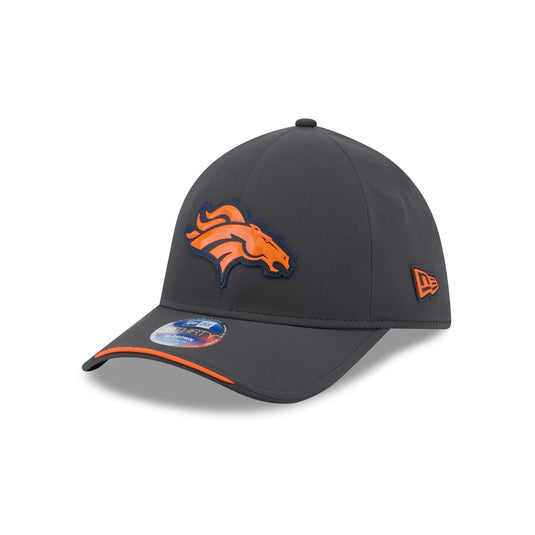 Denver Broncos 2026 Sideline Cold Weather 39THIRTY M-Crown Stretch Fit Hat