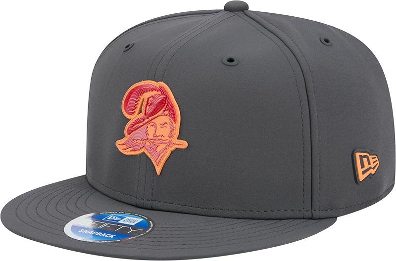 Tampa Bay Buccaneers 2026 Sideline Cold Weather Historic 9FIFTY Snapback Hat