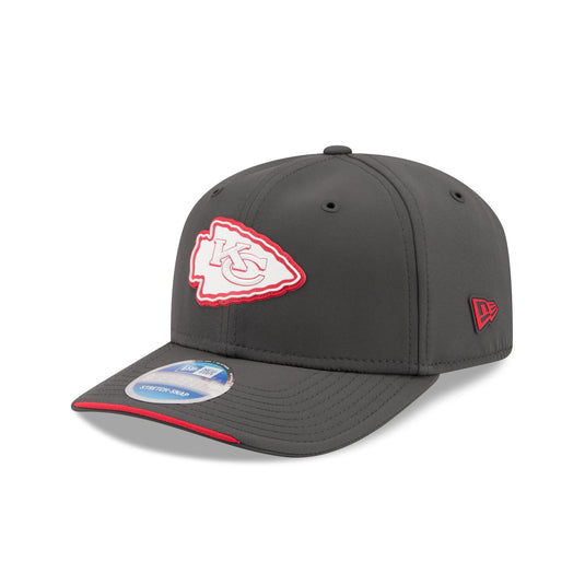 Kansas City Chiefs 2026 Sideline Cold Weather 9SEVENTY Stretch-Snap Hat