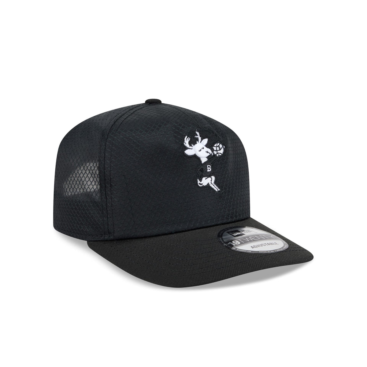 Milwaukee Bucks Black & White Mesh 19TWENTY Trucker Hat