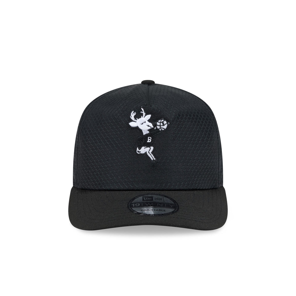 Milwaukee Bucks Black & White Mesh 19TWENTY Trucker Hat