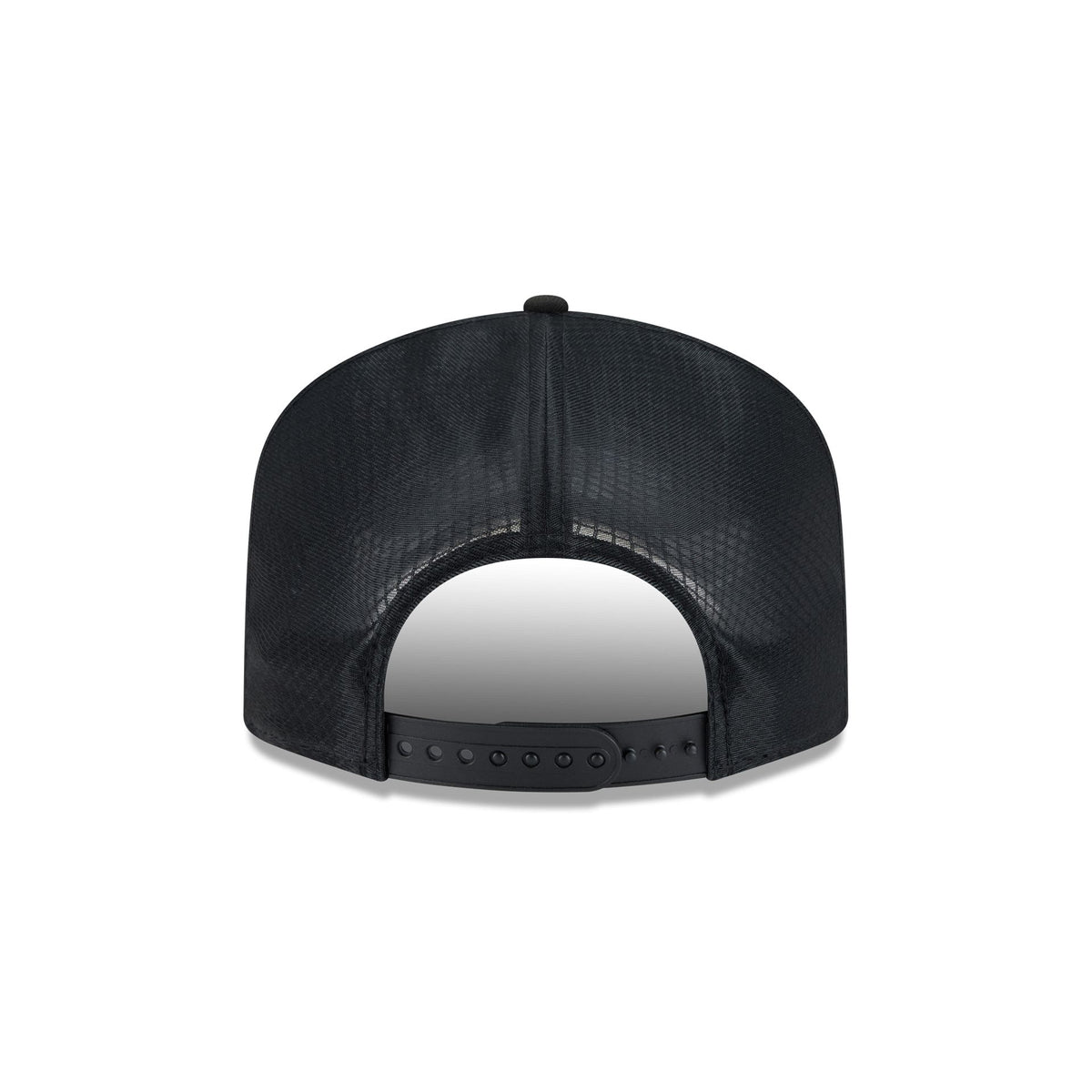 Milwaukee Bucks Black & White Mesh 19TWENTY Trucker Hat