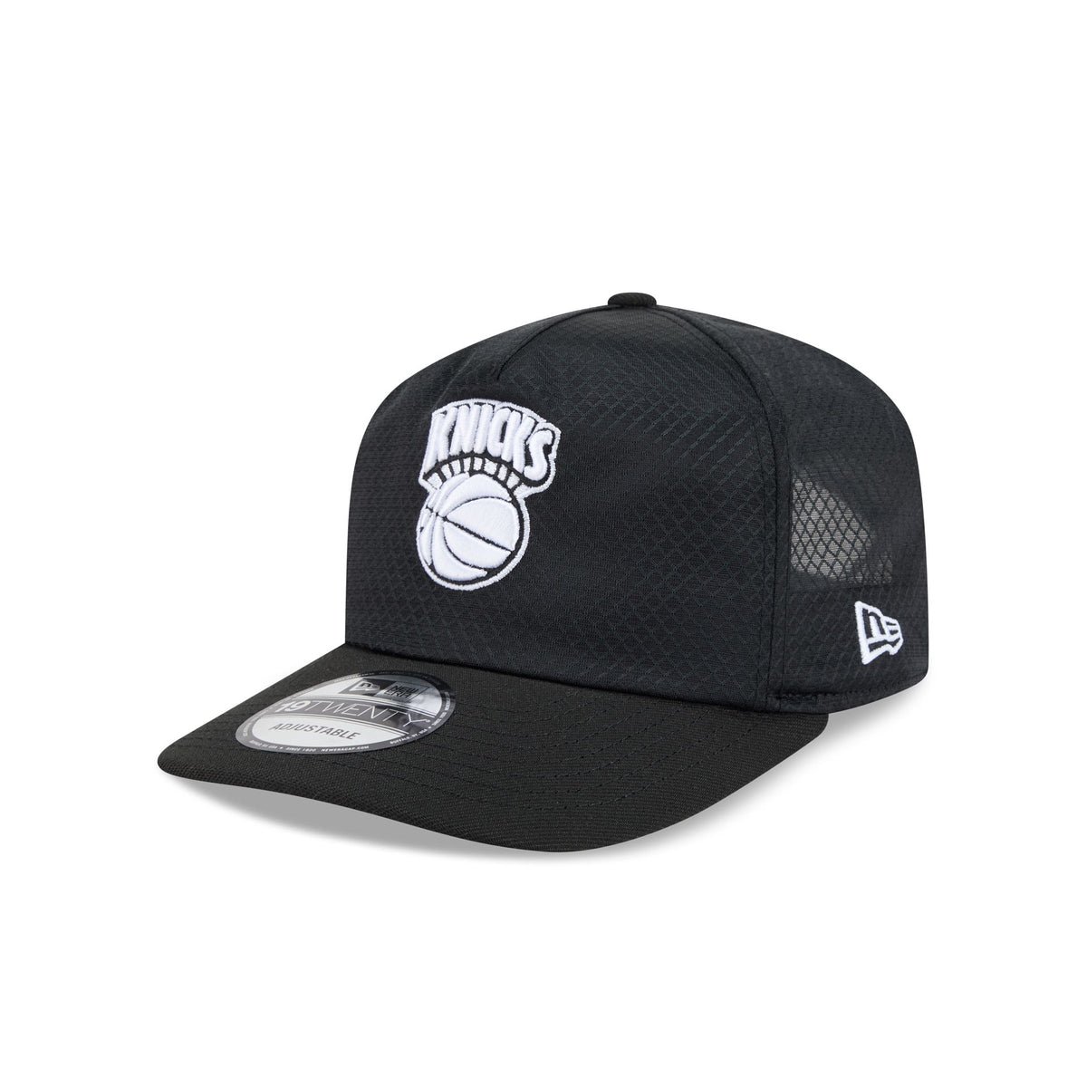 New York Knicks Black & White Mesh 19TWENTY Trucker Hat