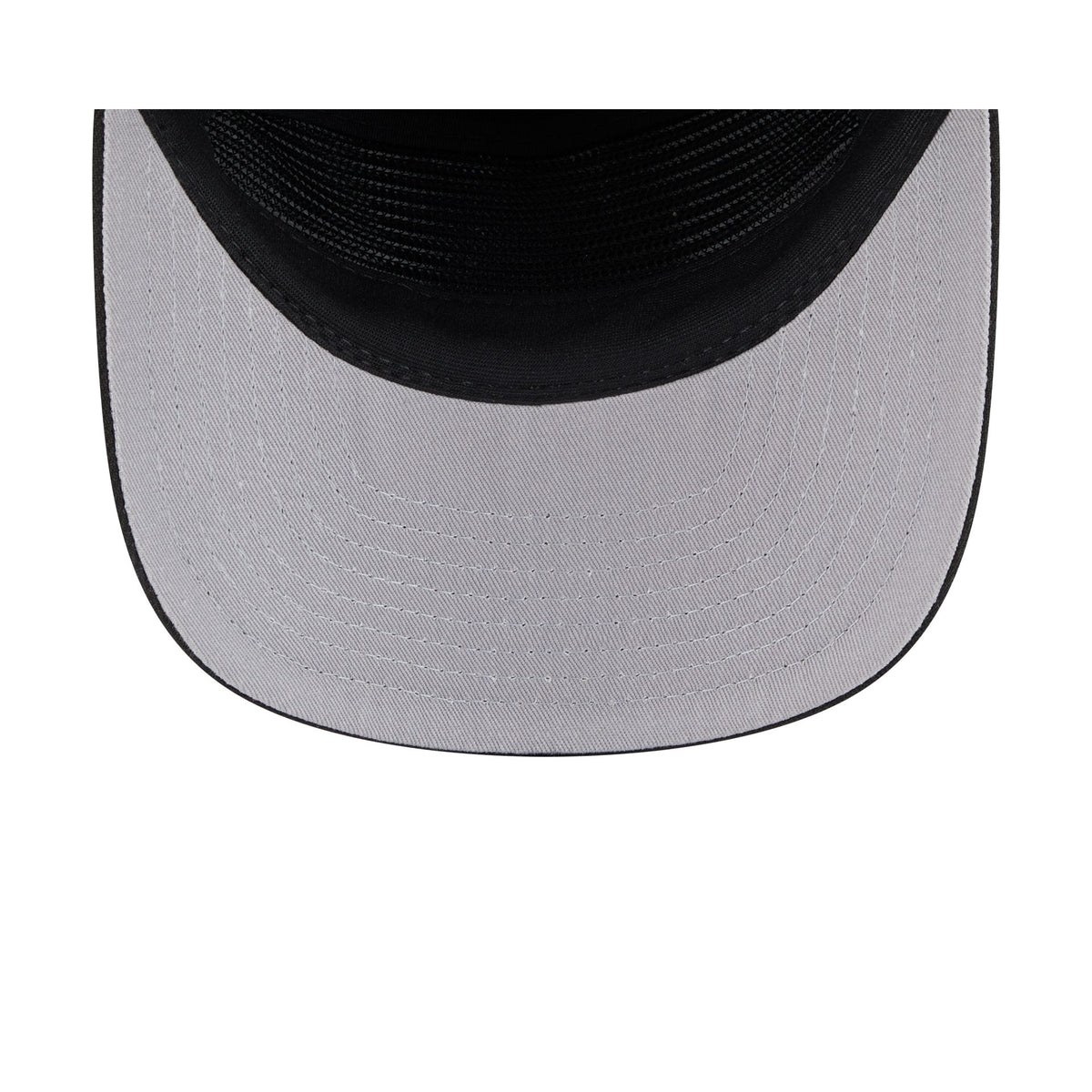 New York Knicks Black & White Mesh 19TWENTY Trucker Hat
