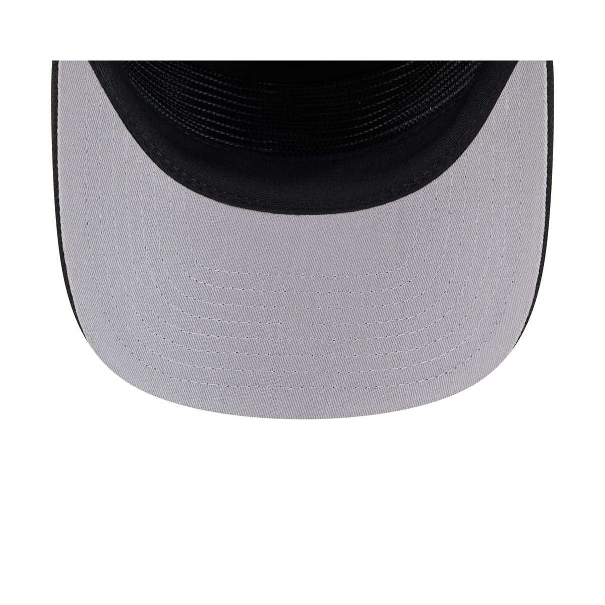 Atlanta Braves Black & White Mesh 19TWENTY Trucker Hat