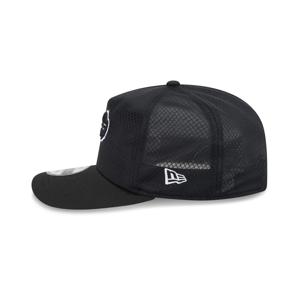 Buffalo Bills Black & White Mesh 19TWENTY Trucker Hat