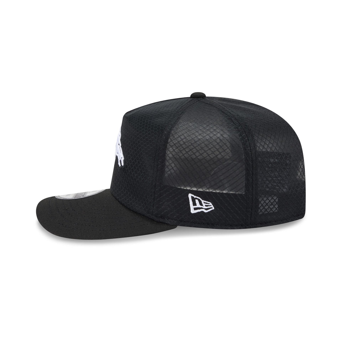 Denver Broncos Black & White Mesh 19TWENTY Trucker Hat