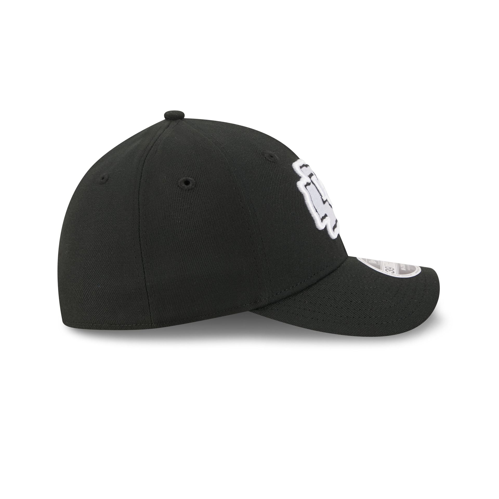 Kansas City Chiefs Poly Black & White 39THIRTY M-Crown Stretch Fit Hat