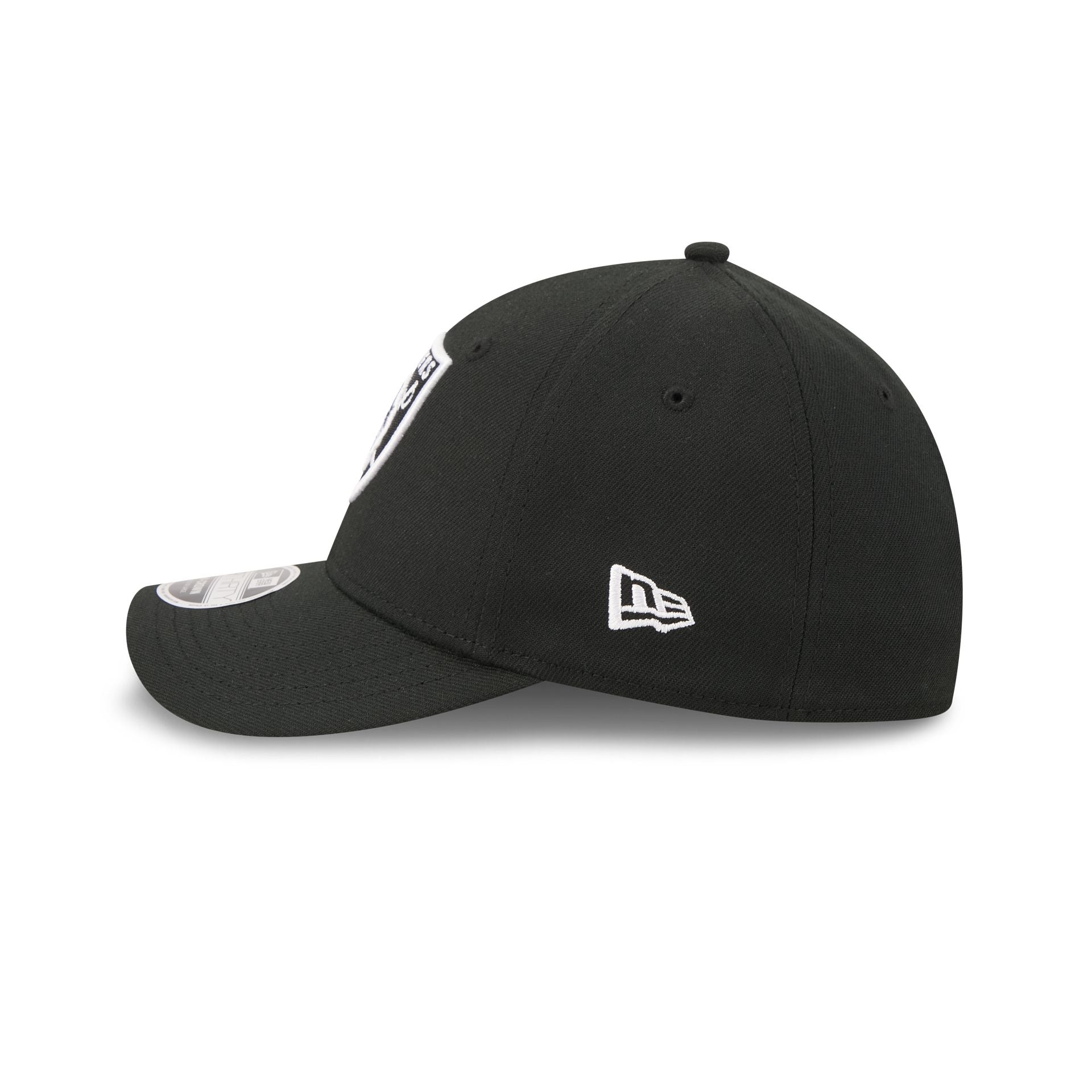 Las Vegas Raiders Poly Black & White 39THIRTY M-Crown Stretch Fit Hat