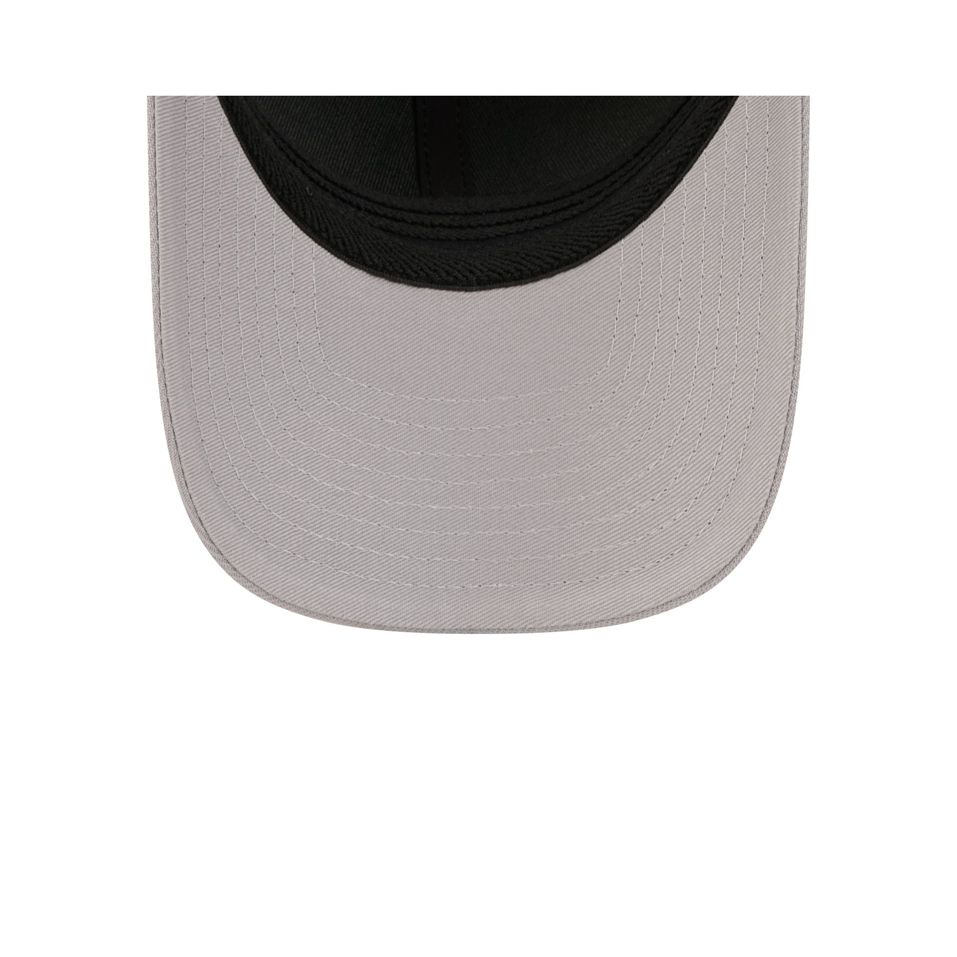 Las Vegas Raiders Poly Gray 39THIRTY M-Crown Stretch Fit Hat
