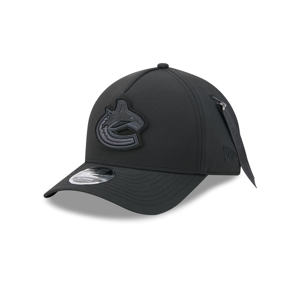 Alpha Industries x Vancouver Canucks Nylon Black 9FORTY M-Crown A-Frame Snapback Hat