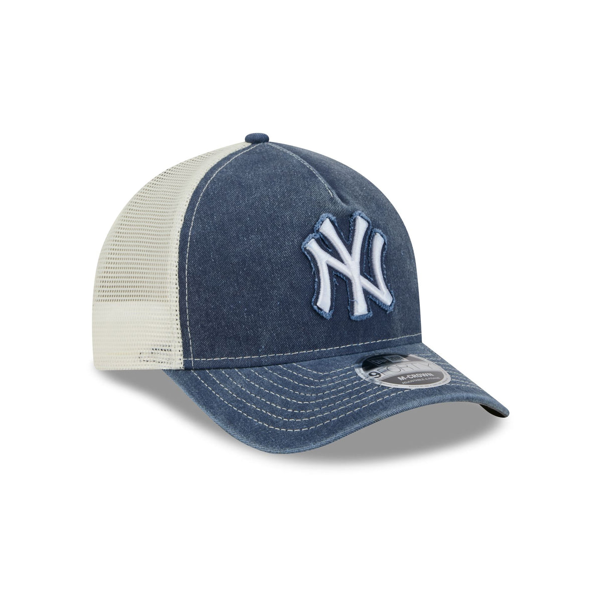 New York Yankees Frayed Logo 9FORTY M-Crown A-Frame Trucker Hat