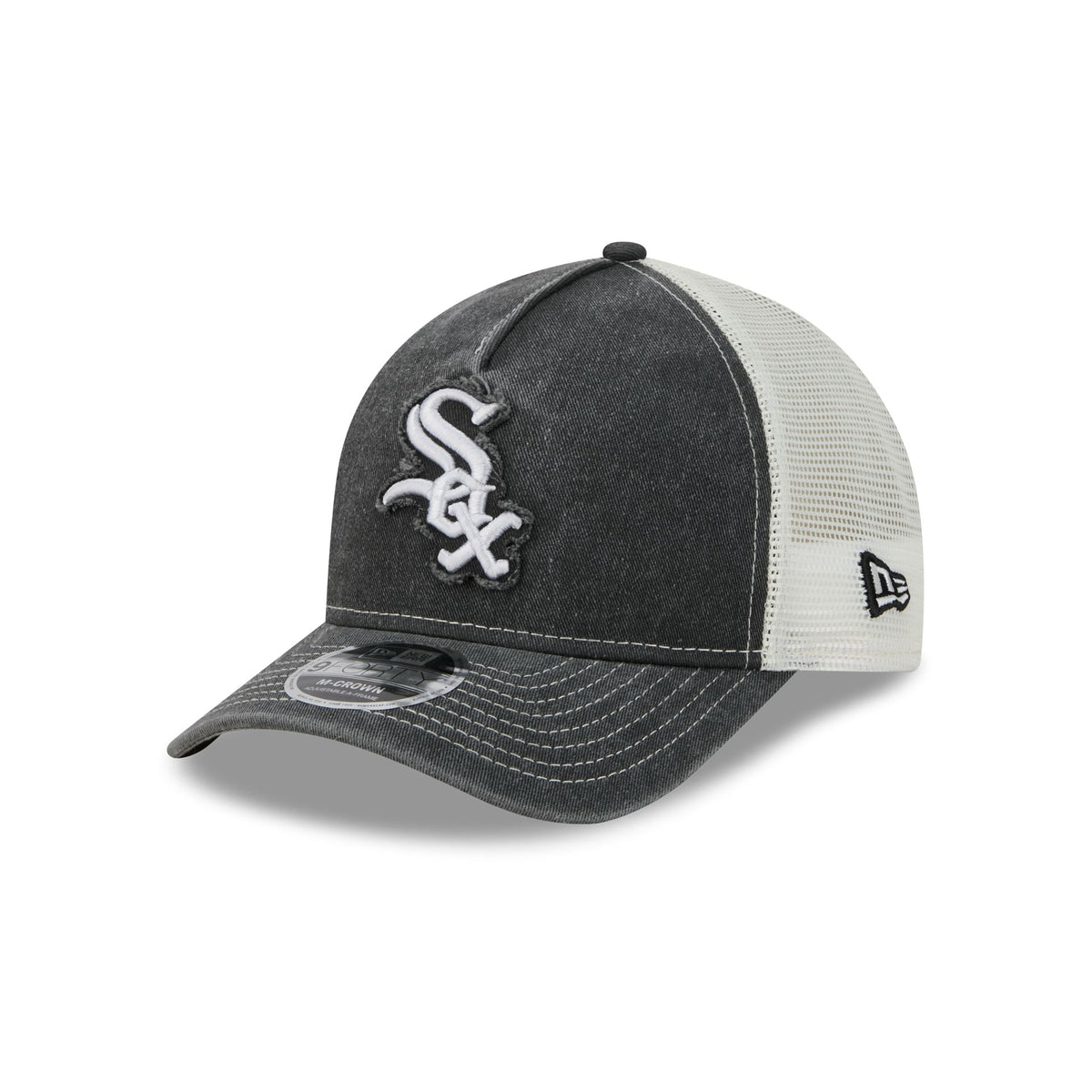 Chicago White Sox Frayed Logo 9FORTY M-Crown A-Frame Trucker Hat