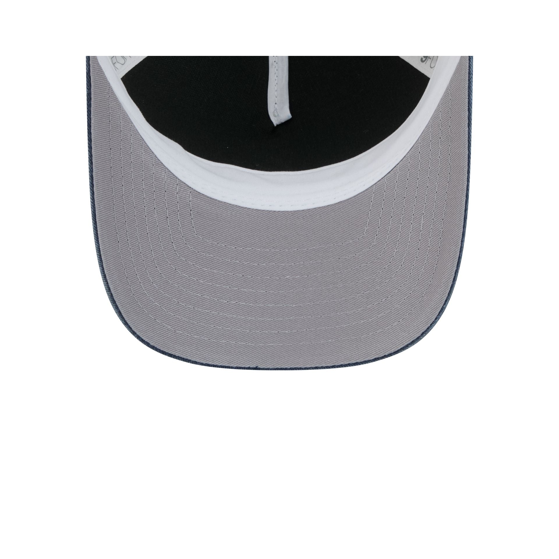 Atlanta Braves Frayed Logo 9FORTY M-Crown A-Frame Trucker Hat