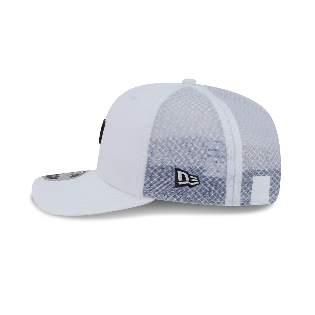 Anaheim Ducks Mini Badge 9SEVENTY Trucker Hat