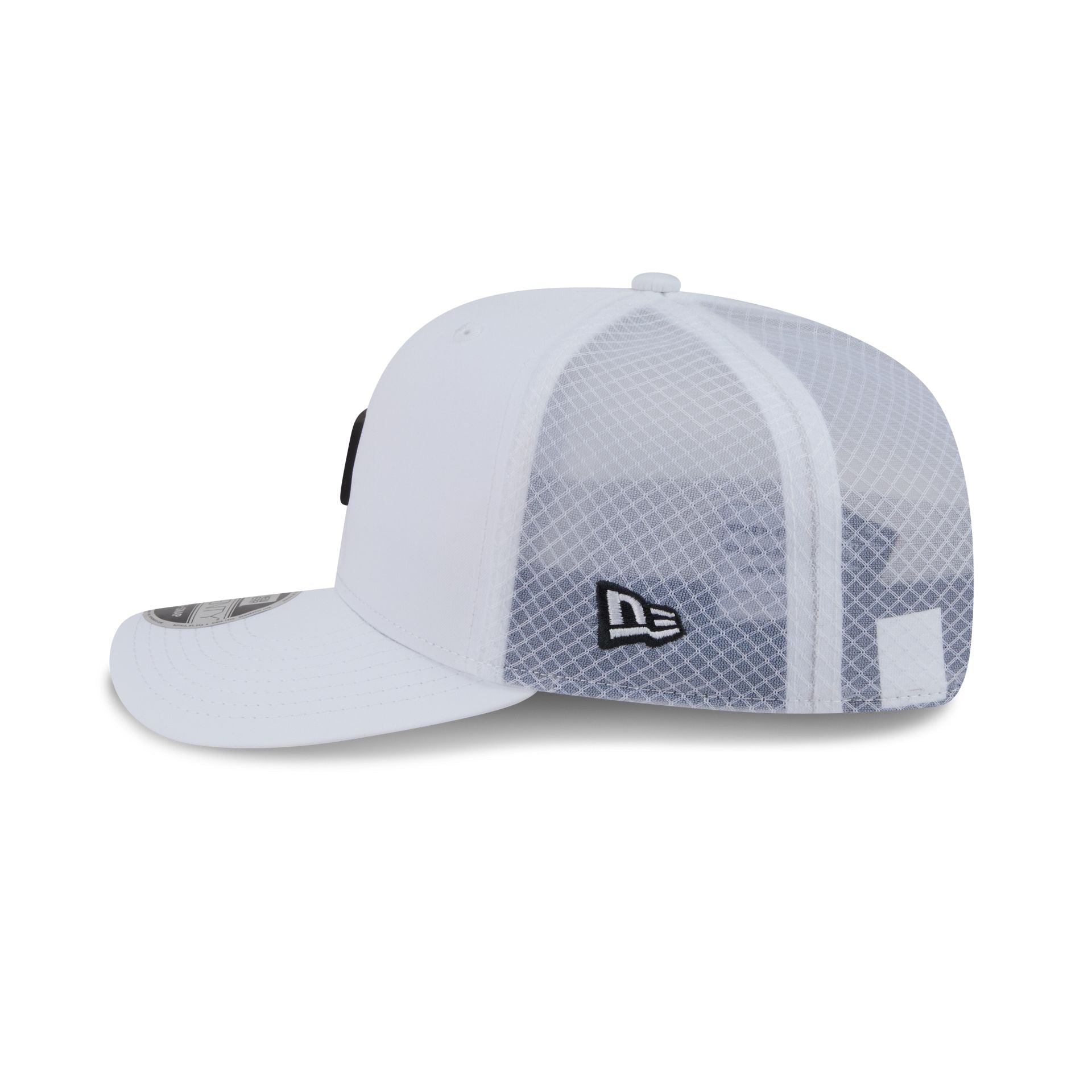 Las Vegas Raiders Mini Badge 9SEVENTY Trucker Hat