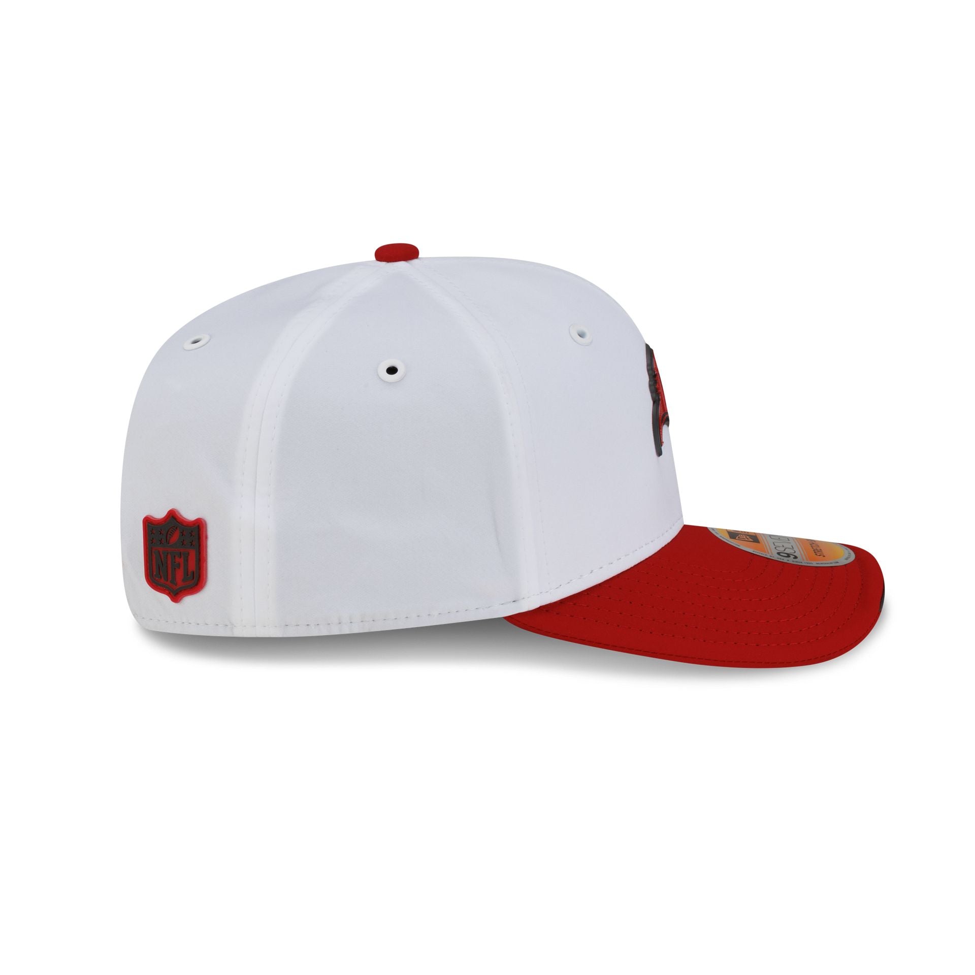 Tampa Bay Buccaneers 2026 Sideline White 9SEVENTY Stretch-Snap Hat
