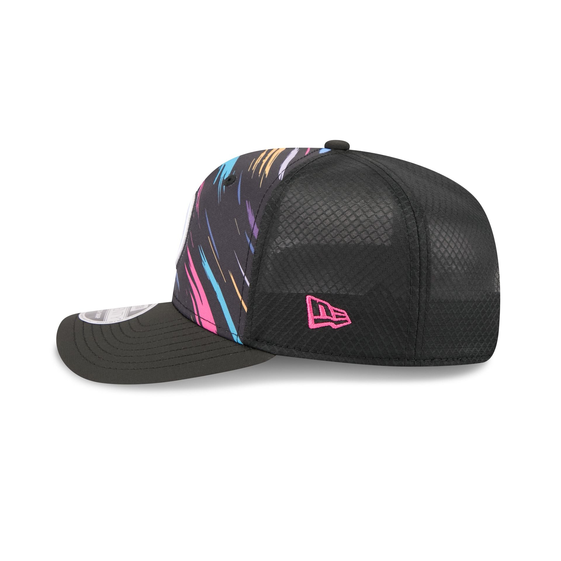 Tennessee Titans 2026 Crucial Catch 9SEVENTY Trucker Hat