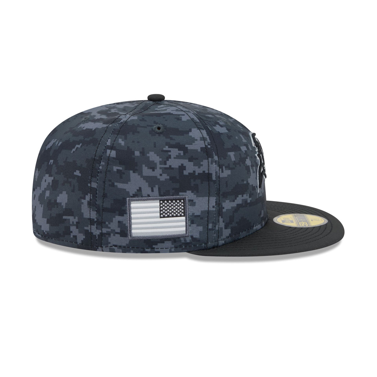 Tampa Bay Buccaneers 2026 Salute to Service 59FIFTY Fitted Hat
