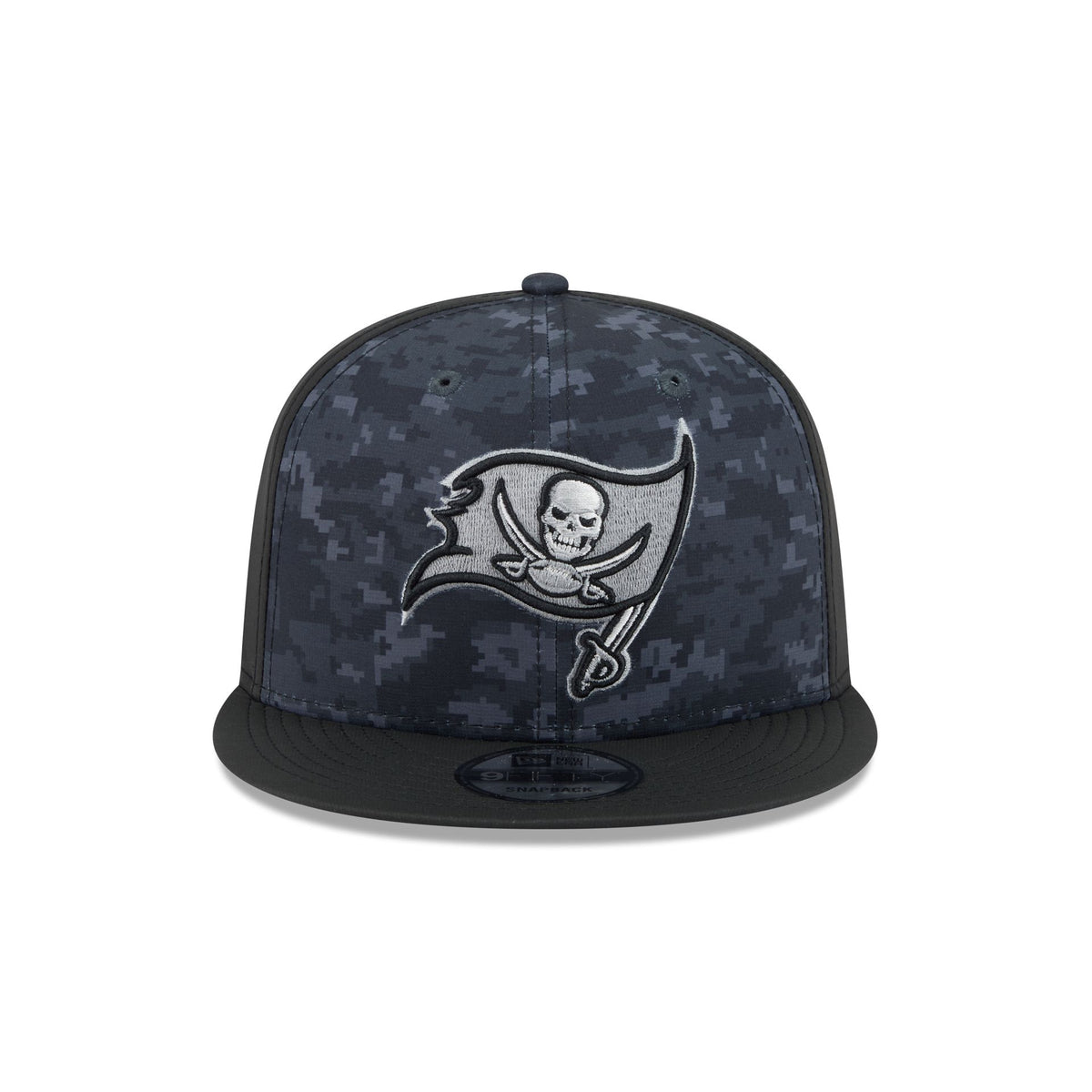 Tampa Bay Buccaneers 2026 Salute to Service 9FIFTY Snapback Hat