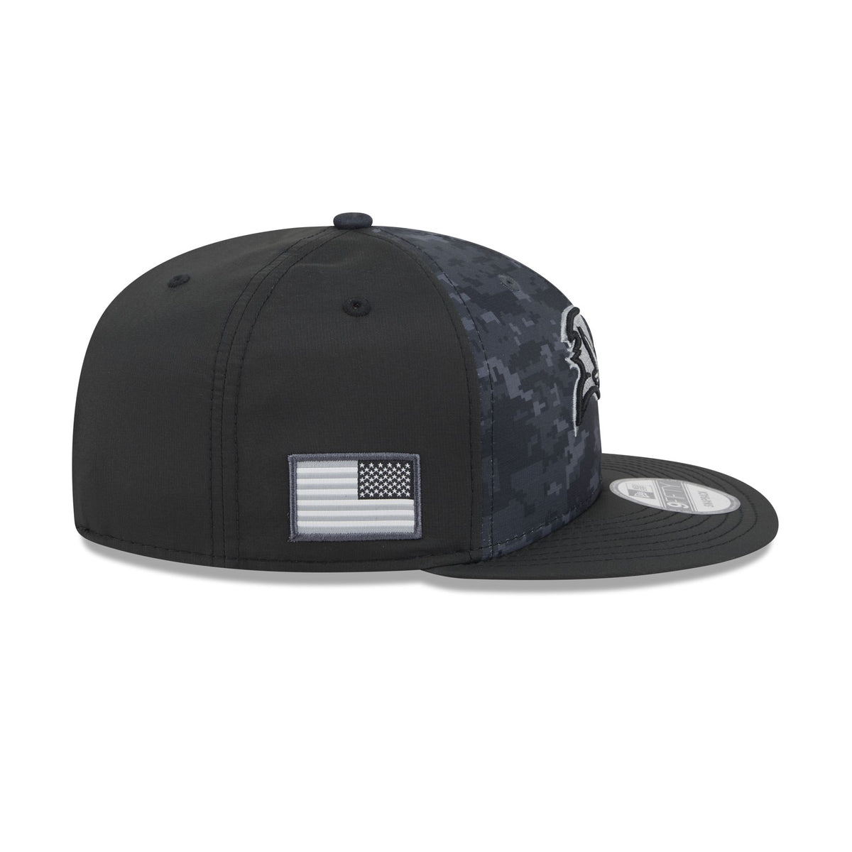 Tampa Bay Buccaneers 2026 Salute to Service 9FIFTY Snapback Hat