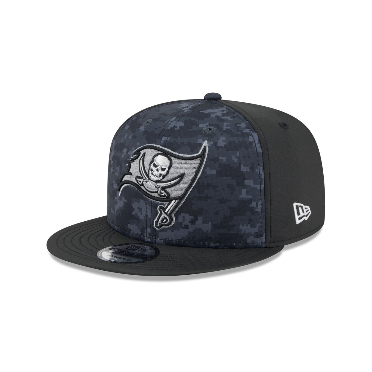 Tampa Bay Buccaneers 2026 Salute to Service 9FIFTY Snapback Hat