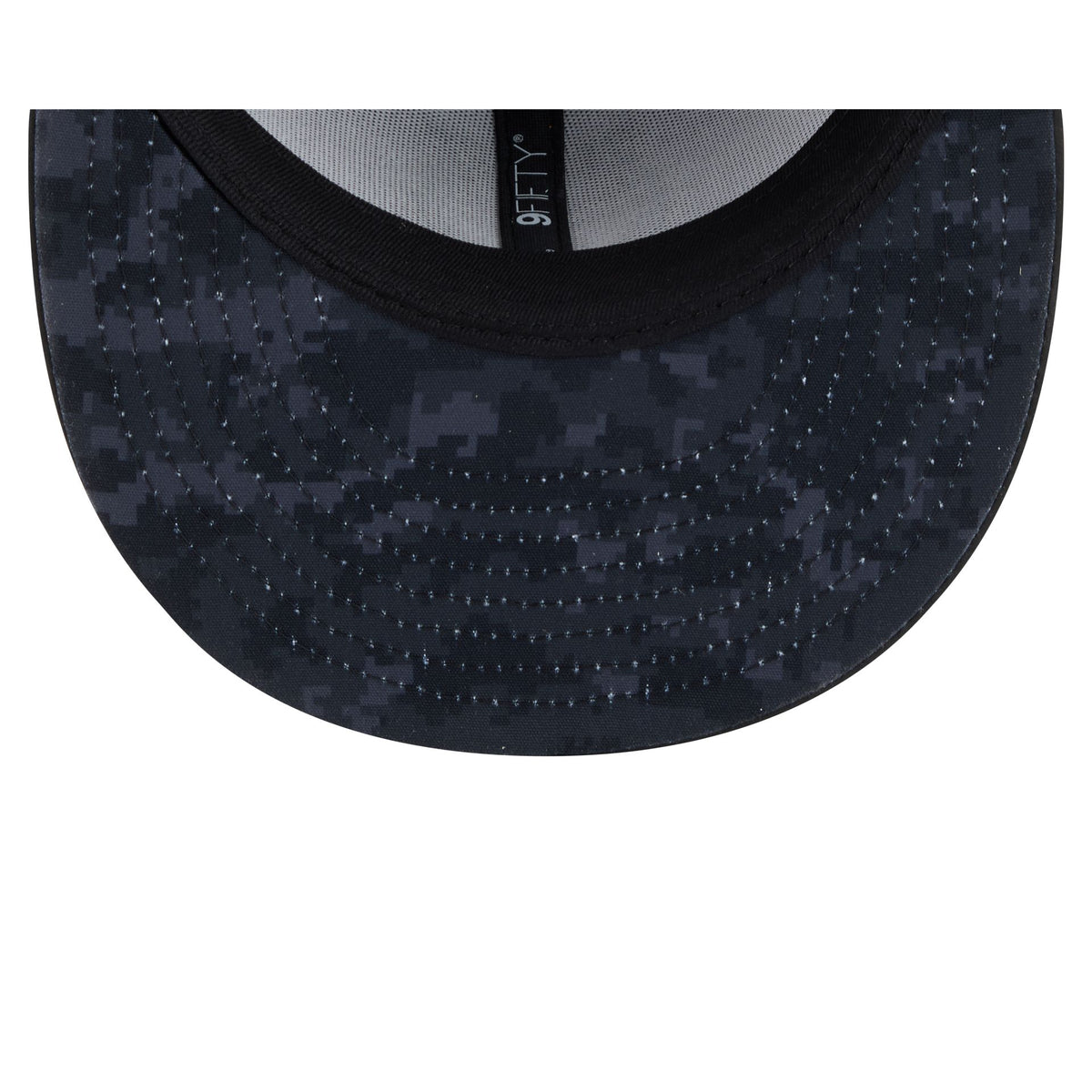 Indianapolis Colts 2026 Salute to Service 9FIFTY Snapback Hat