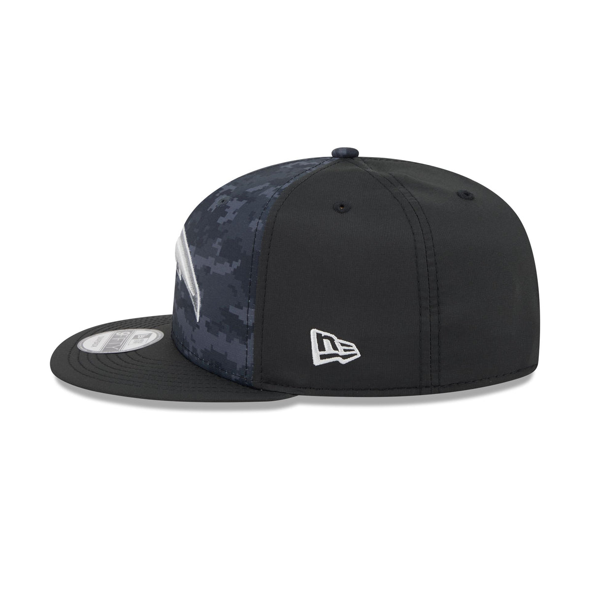 Los Angeles Chargers 2026 Salute to Service 9FIFTY Snapback Hat