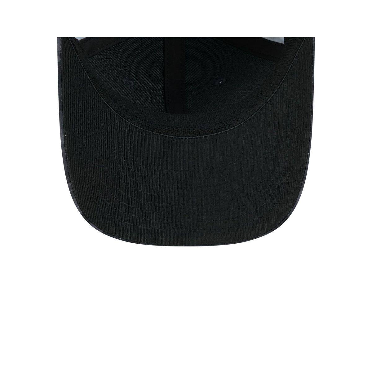 Denver Broncos 2026 Salute to Service 39THIRTY M-Crown Stretch Fit Hat