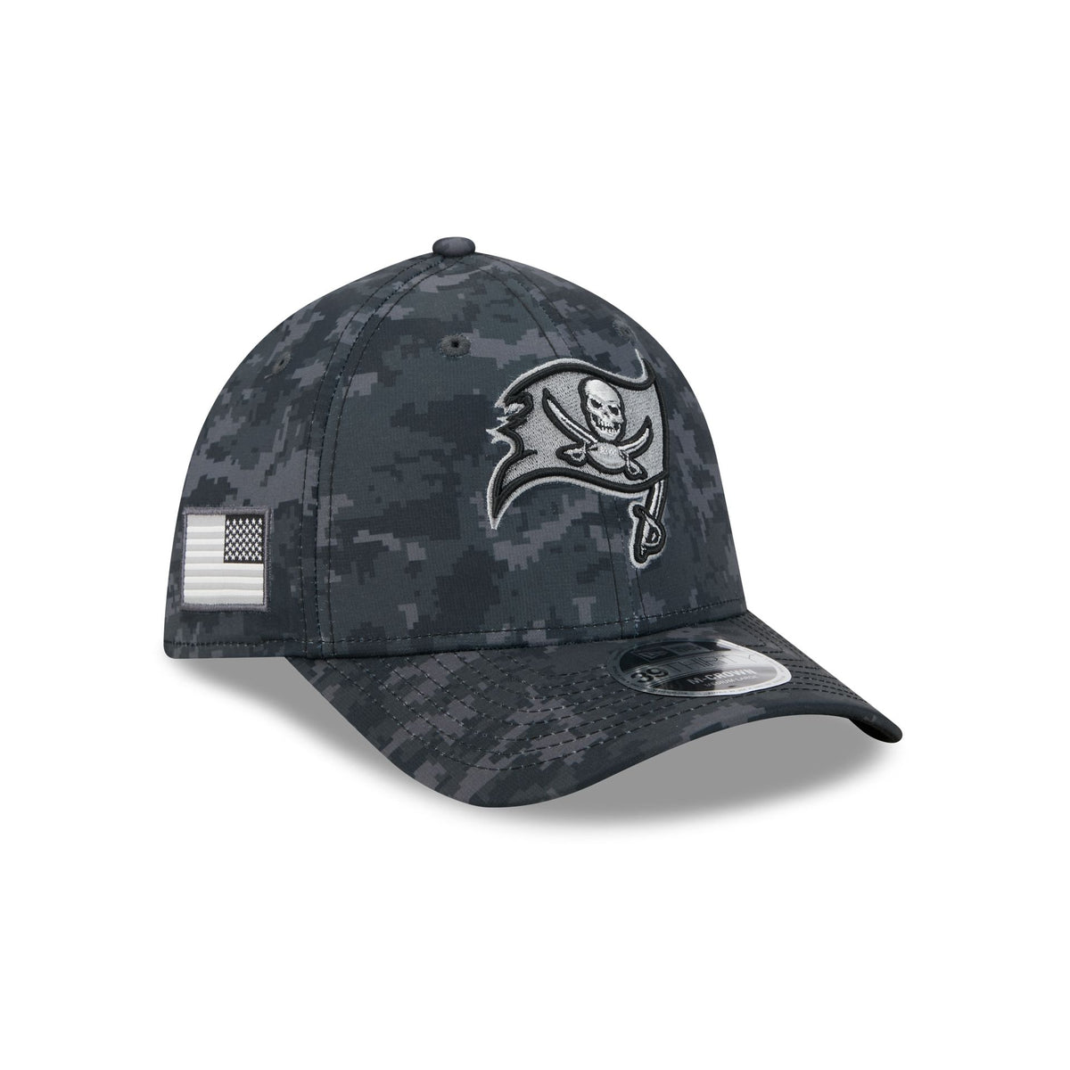 Tampa Bay Buccaneers 2026 Salute to Service 39THIRTY M-Crown Stretch Fit Hat