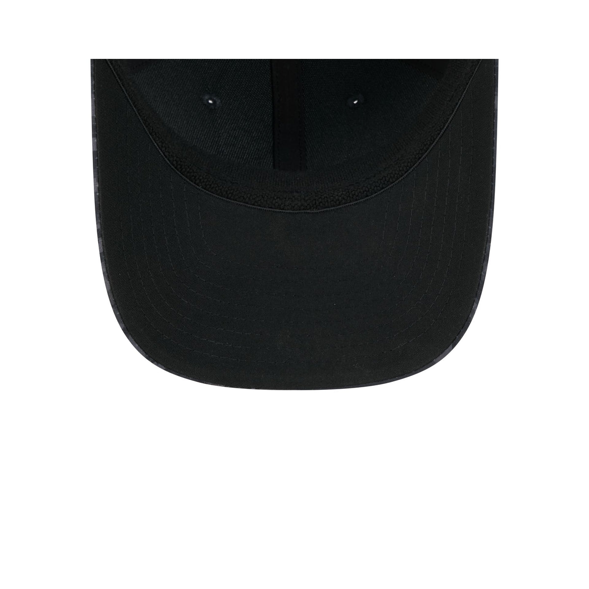 Las Vegas Raiders 2026 Salute to Service 39THIRTY M-Crown Stretch Fit Hat