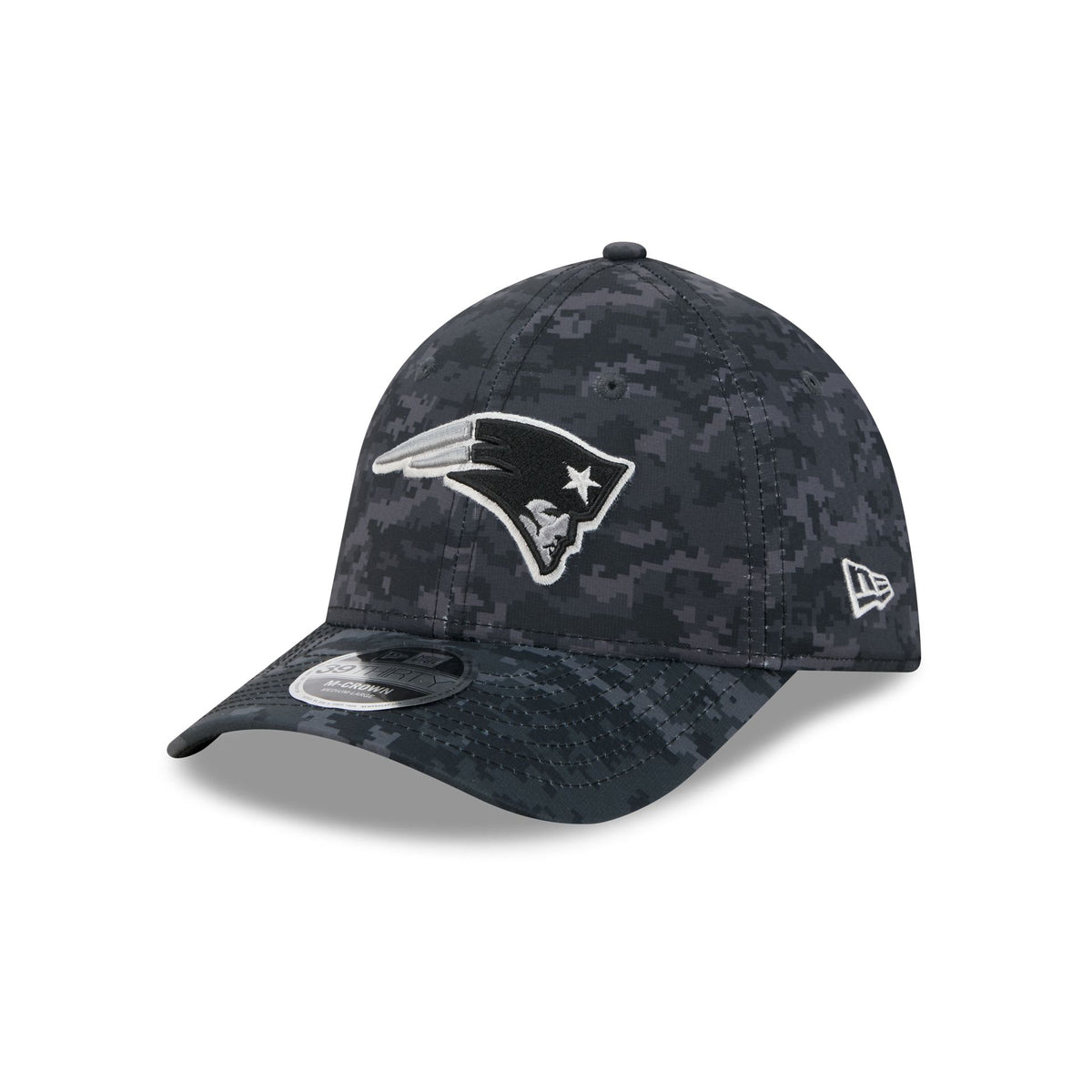 New England Patriots 2026 Salute to Service 39THIRTY M-Crown Stretch Fit Hat