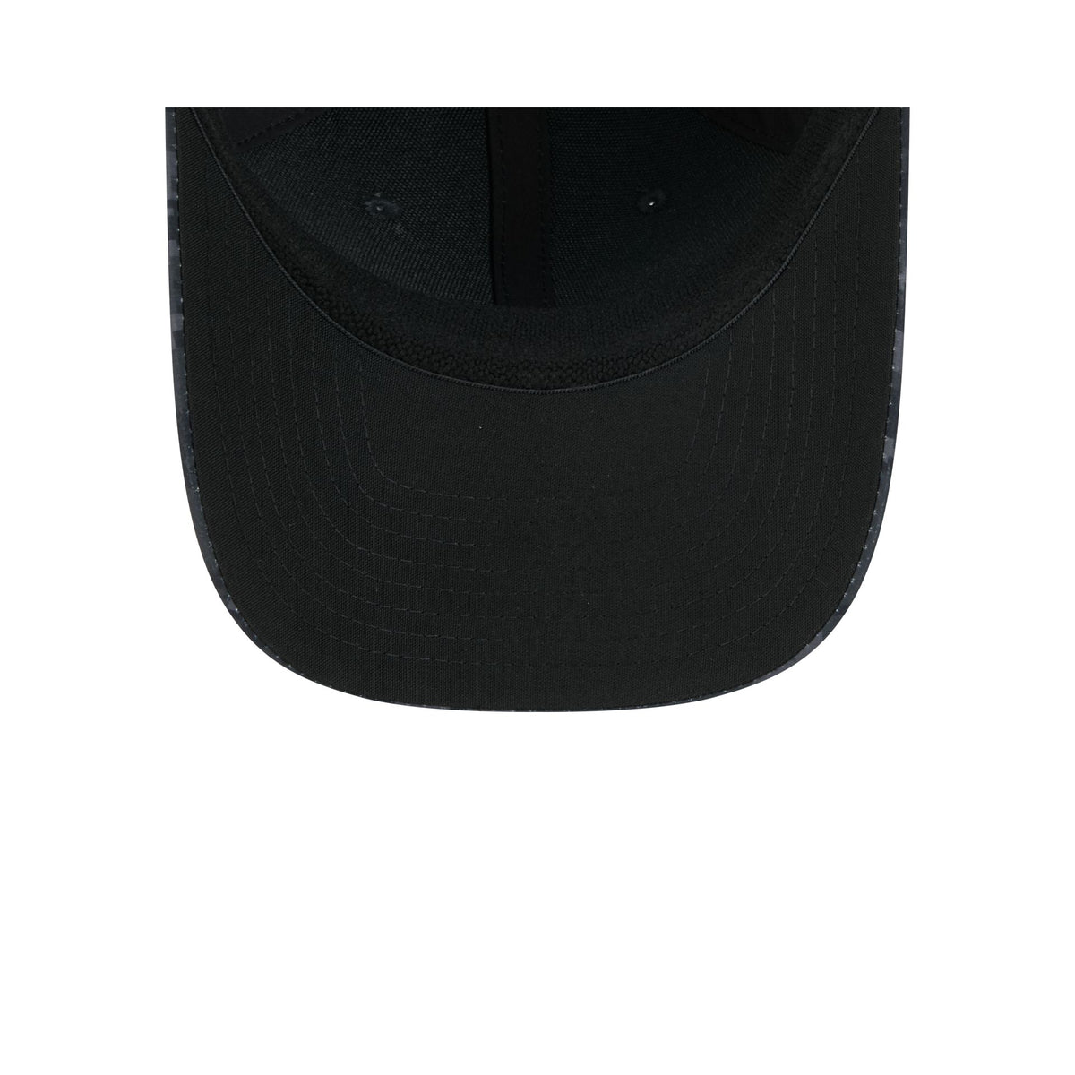 New England Patriots 2026 Salute to Service 39THIRTY M-Crown Stretch Fit Hat