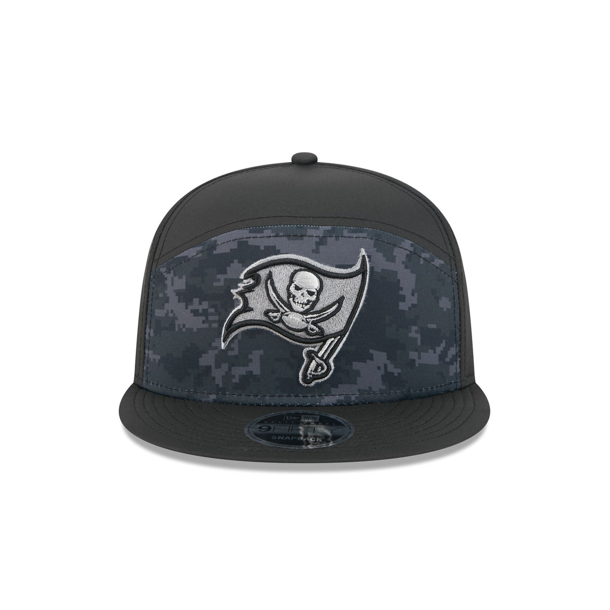 Tampa Bay Buccaneers 2026 Salute to Service Split Panel 9FIFTY Snapback Hat