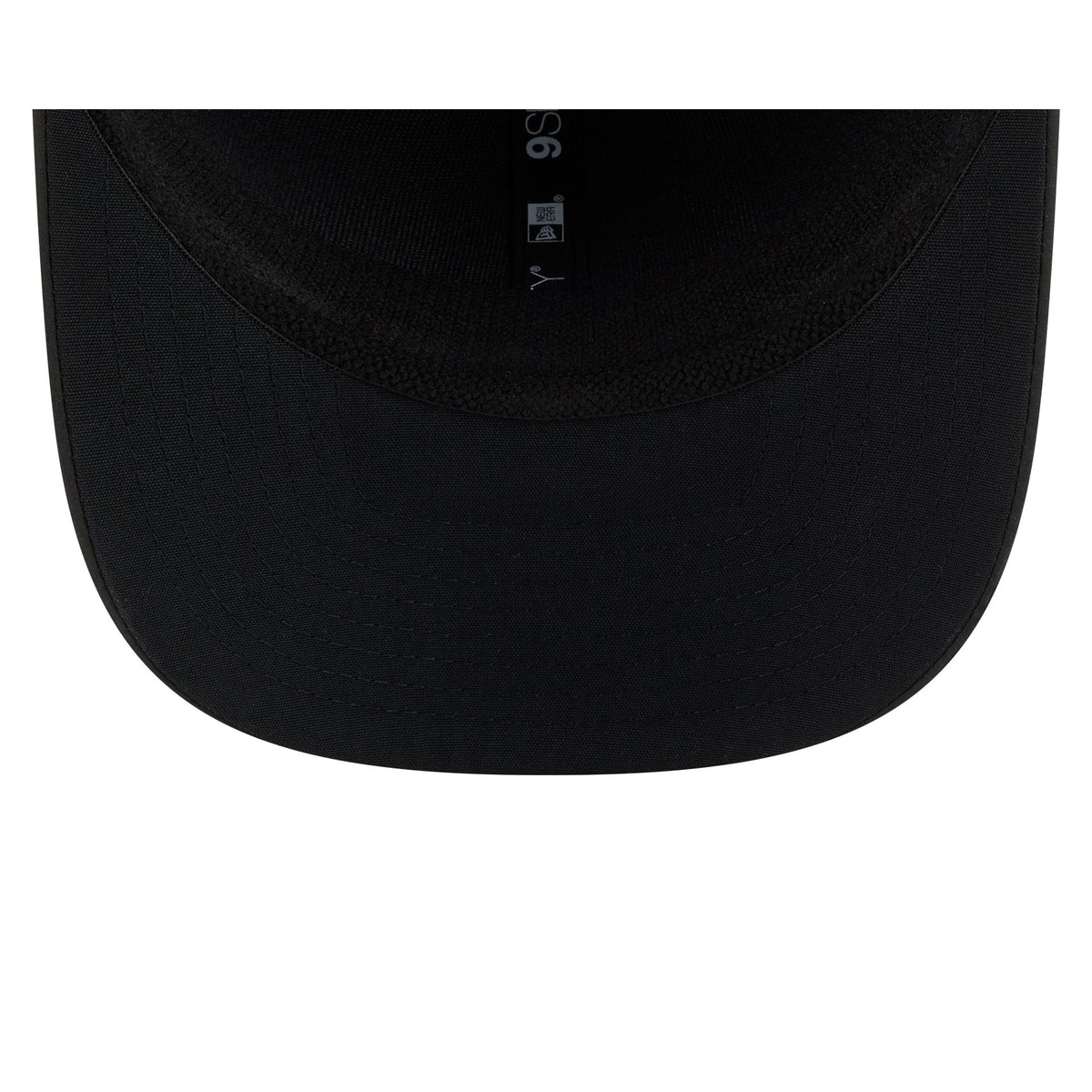 Kansas City Chiefs 2026 Salute to Service 9SEVENTY Stretch-Snap Hat