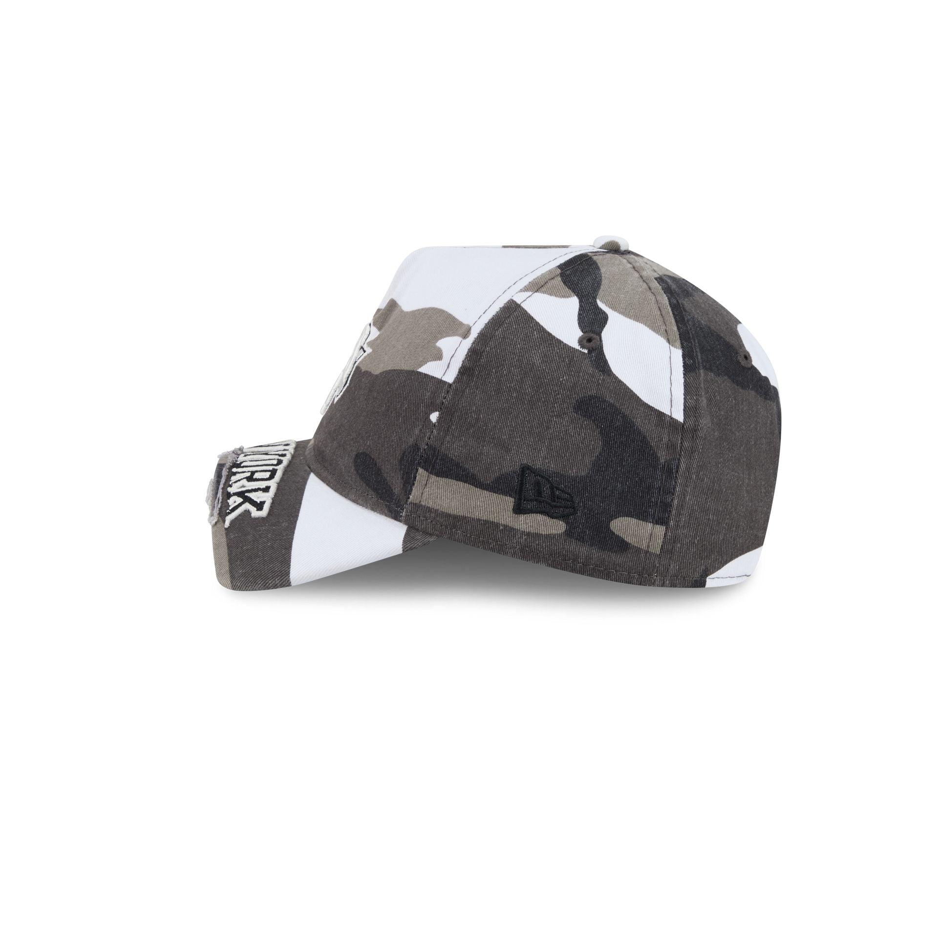 New York Knicks Washed Camo 9FORTY A-Frame Unstructured Cut-Off Visor Snapback Hat