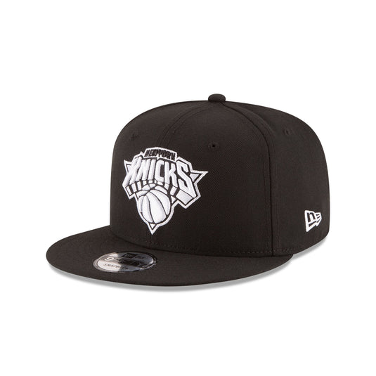 New York Knicks Basic Black & White 9FIFTY Snapback Hat - New Era Cap