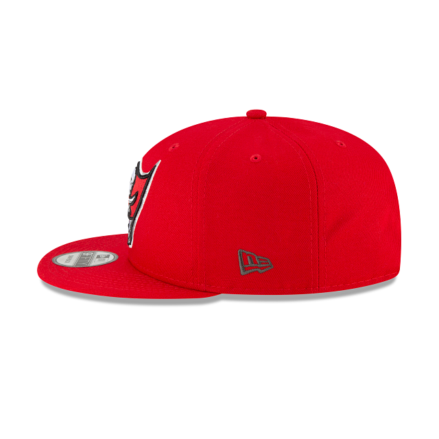 New Era Tampa Bay Buccaneers 9FIFTY Snapback Cap - Official NFL Hat, Black, One Size Fits Most