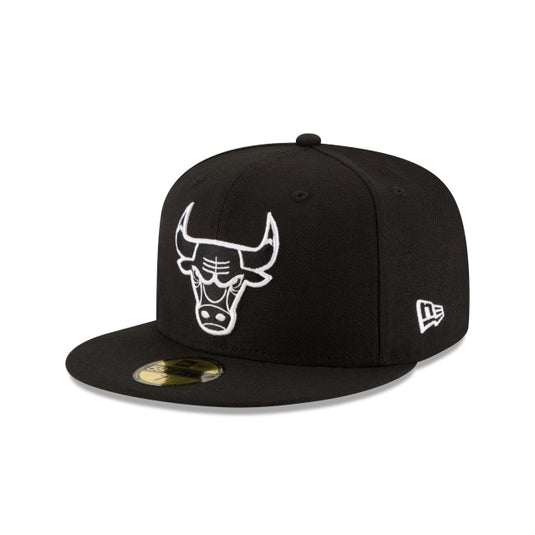 Chicago Bulls Black & White 59FIFTY Fitted Hat - New Era Cap