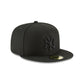 New York Yankees Blackout Basic 59FIFTY Fitted Hat